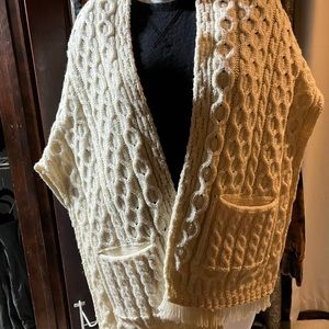 ARAN Sweater Market Ireland wool cable knit shawl with pockets